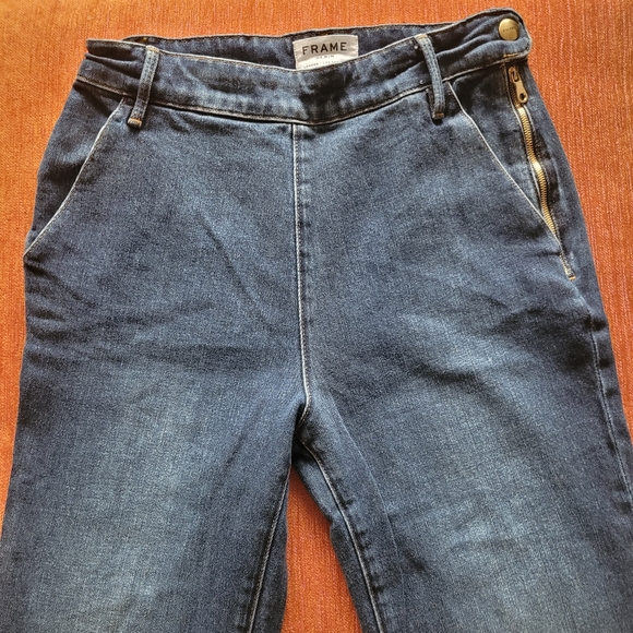 FRAME Kick Flare Jeans - Picture 9 of 13
